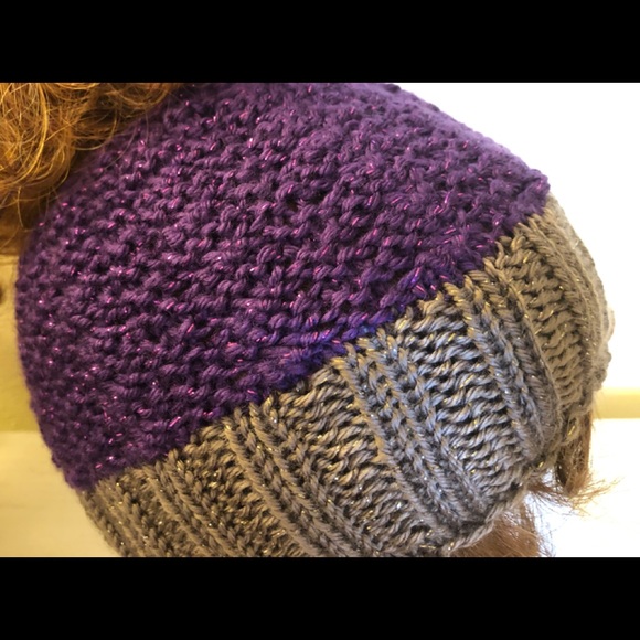 HAND MADE Knitted Messy Bun Ponytail Beanie Hat - Picture 2 of 2